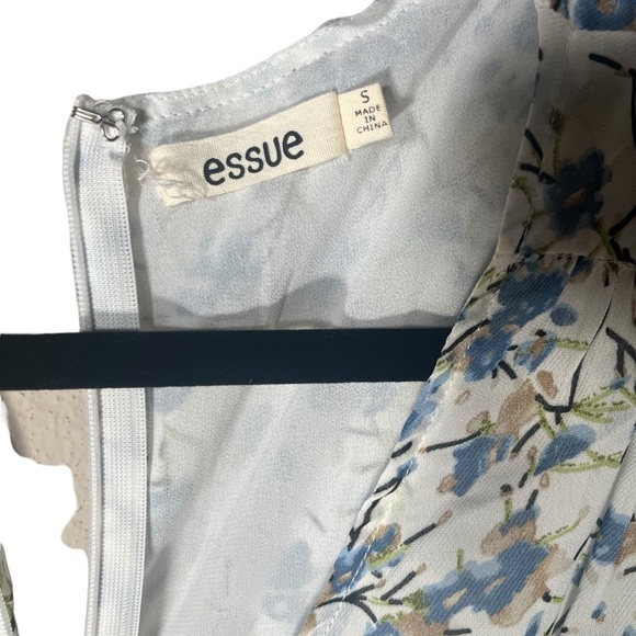 Essue Size Small Flowy V Neck Floral Print - Picture 6 of 10